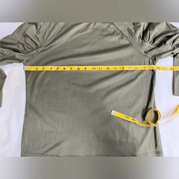 PROLOGUE Military green ruched sleeve crew neck top size S. - Picture 11 of 12